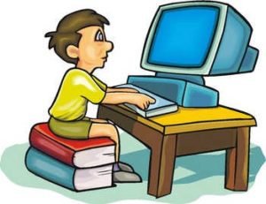 een jongen die op de computer aan het oefenen is